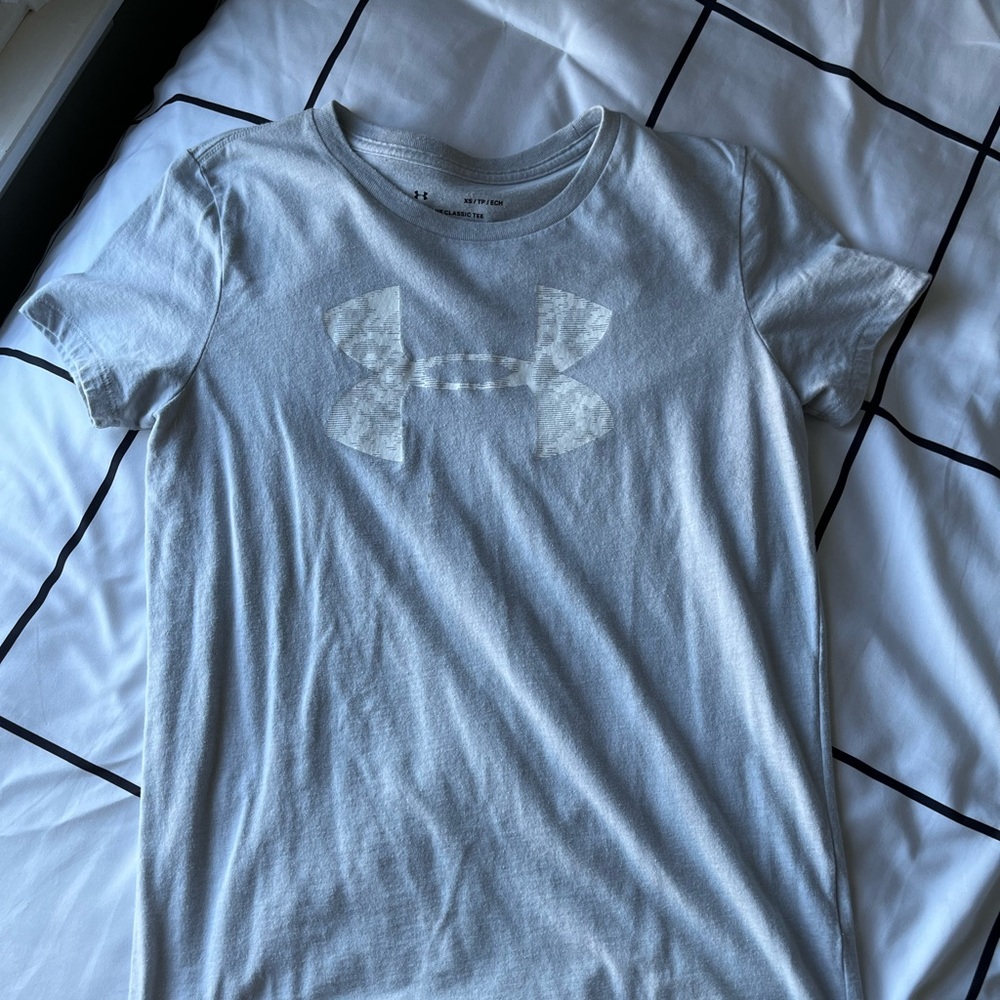 Grey Under Armor T-shirt
